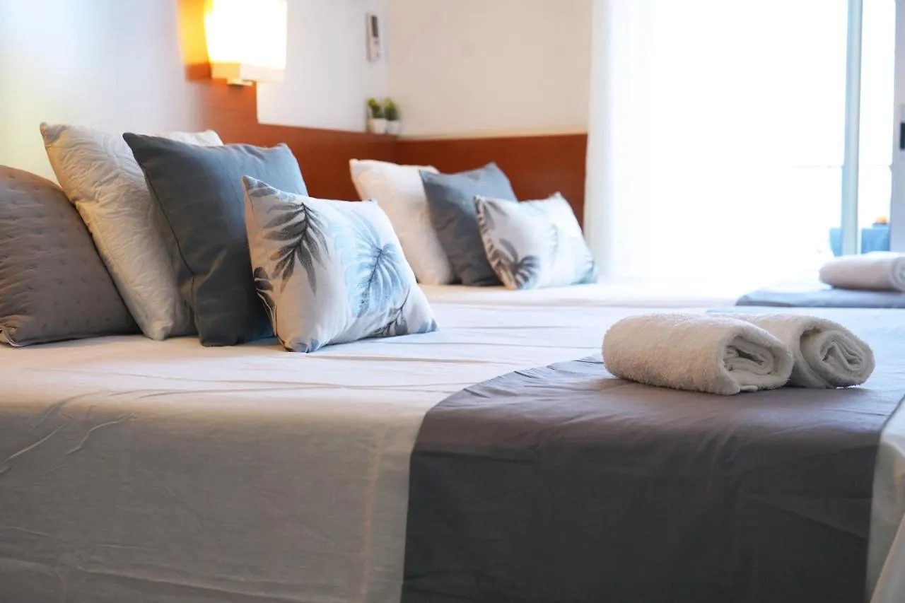 Hostal Can Gil Pineda de Mar Guest house