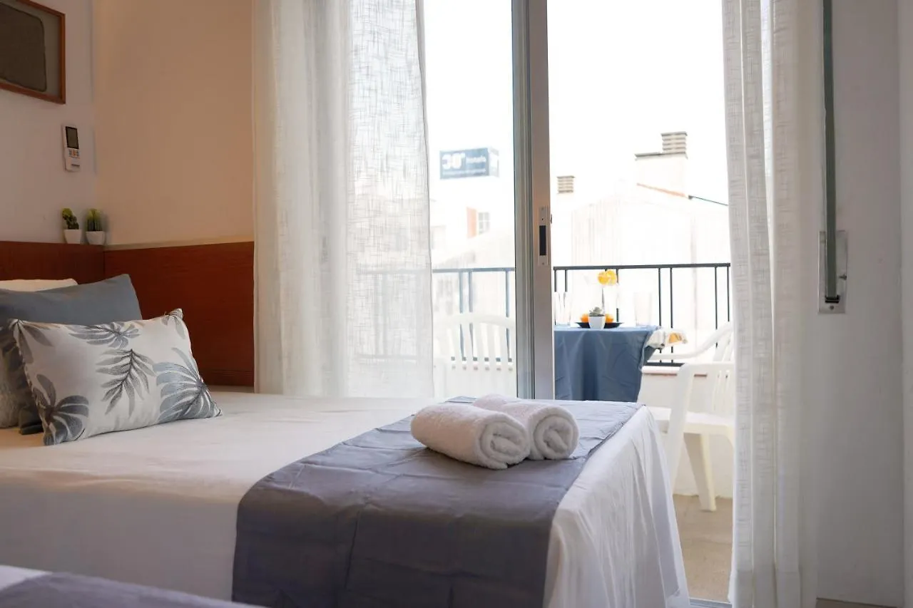 Guest house Hostal Can Gil Pineda de Mar